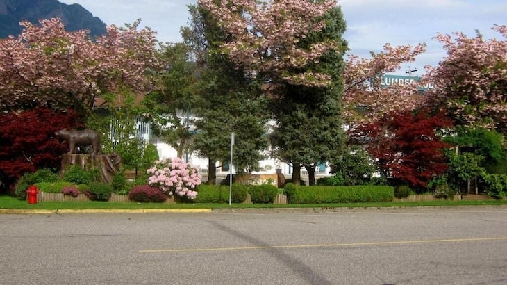 Gallery - Slumber Lodge Motel