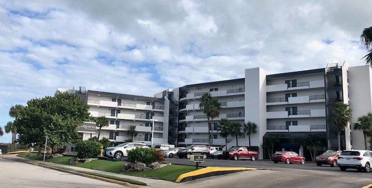 Gallery - La Quinta Inn & Suites by Wyndham Cocoa Beach Oceanfront