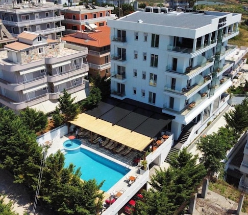 Gallery - 6 Milje Hotel