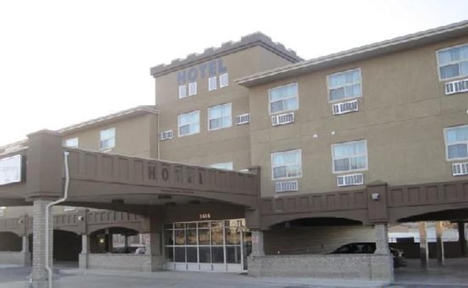 Gallery - Super 8 By Wyndham Saskatoon Near Downtown