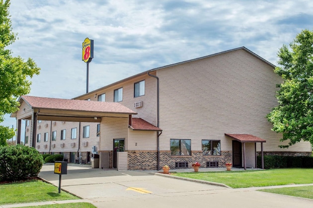 Gallery - Super 8 By Wyndham Normal Bloomington