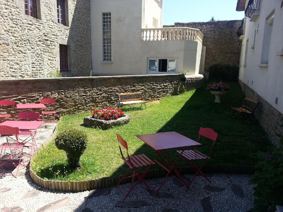 Gallery - Hôtel Le Chapeau Rouge
