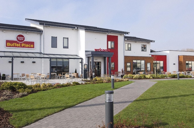 Gallery - Premier Inn Widnes