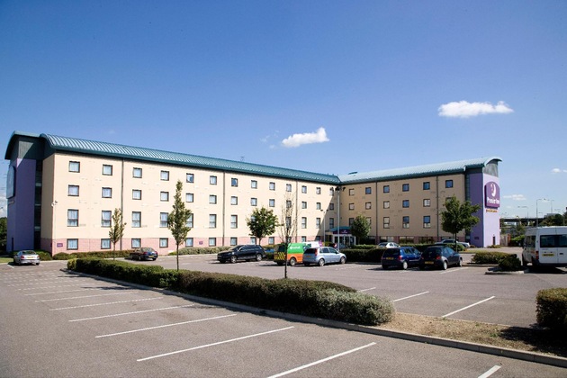 Gallery - Premier Inn Thurrock West