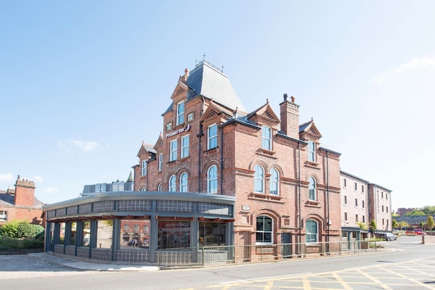 Gallery - Premier Inn Leek Town Centre