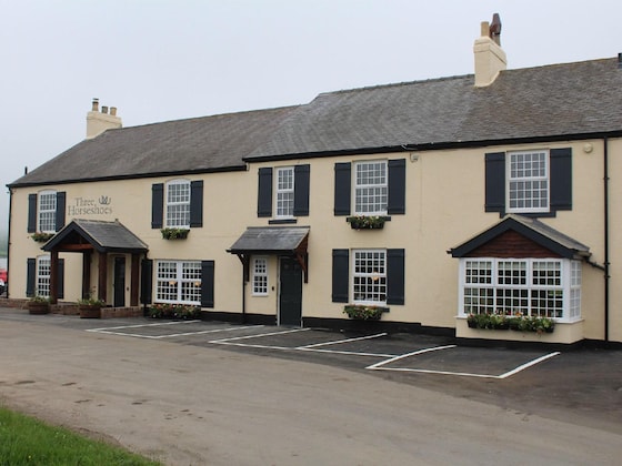 Gallery - The Three Horseshoes