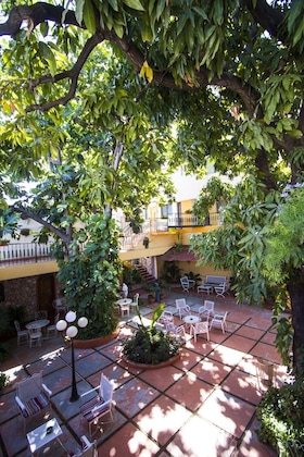 Gallery - Ideal Villa Hotel