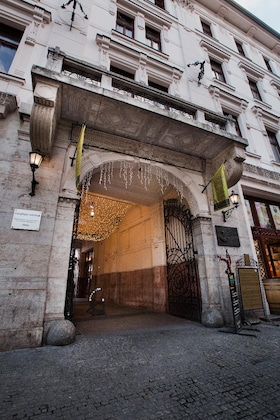 Gallery - Hotel Gozsdu Court