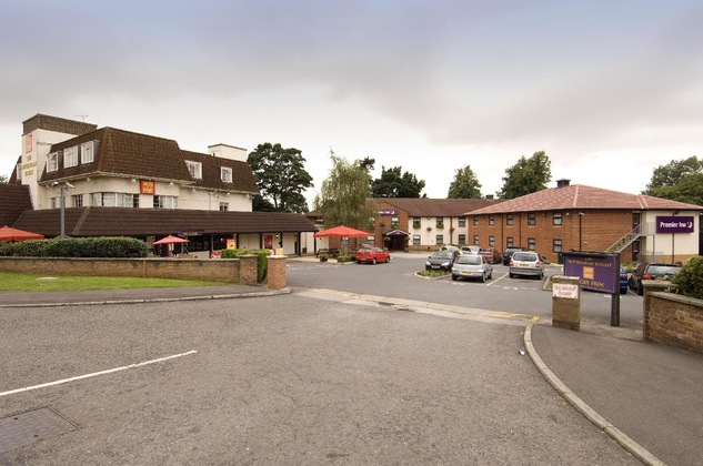 Gallery - Premier Inn Nottingham South