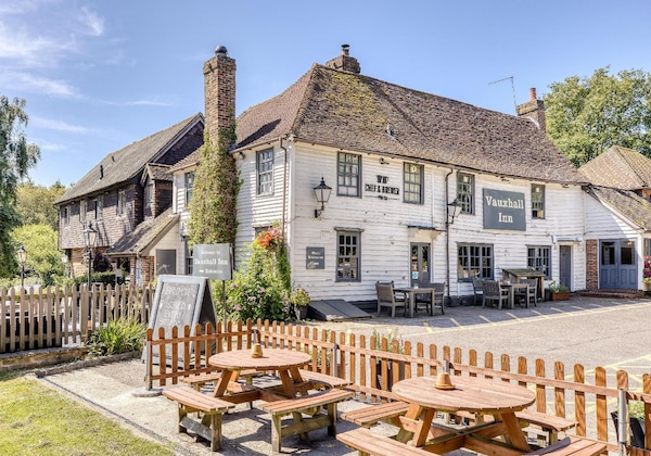 Gallery - Premier Inn Tonbridge