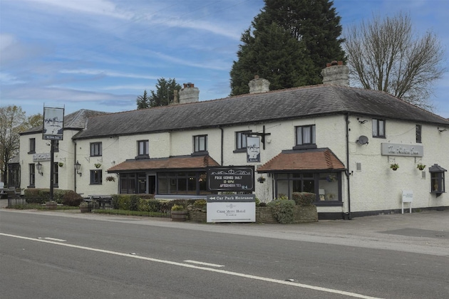 Gallery - Premier Inn Knutsford (Mere)