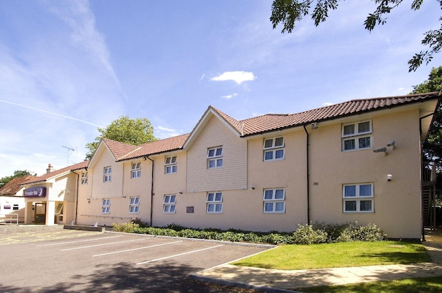Gallery - Premier Inn Bracknell (Twin Bridges)