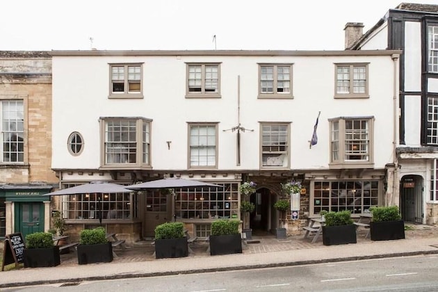 Gallery - The Highway Inn