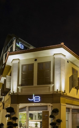 Gallery - J8 Hotel