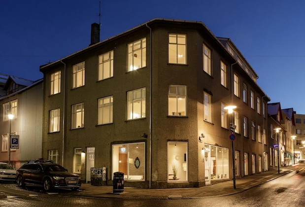 Gallery - Rey Apartments