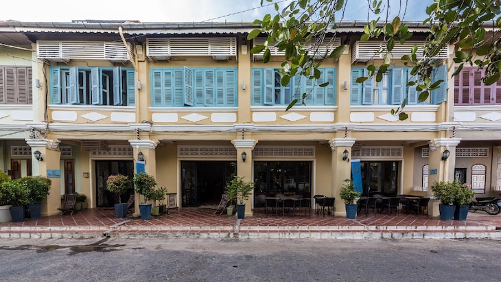 Gallery - The Columns