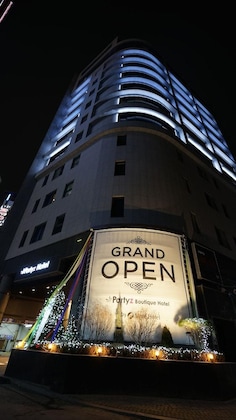 Gallery - Partyz Hotel