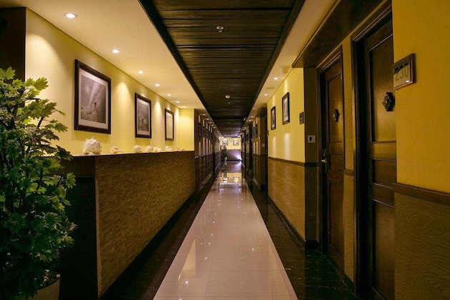 Gallery - Kutabex Beach Front Hotel