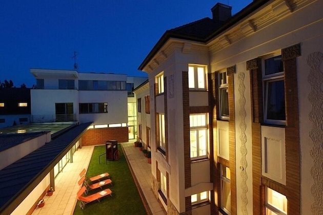 Gallery - Hotel Sandor Pavillon