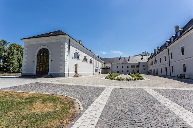 Gallery - Chateau Appony