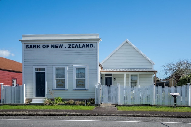 Gallery - Theatre Royal Hotel Kumara