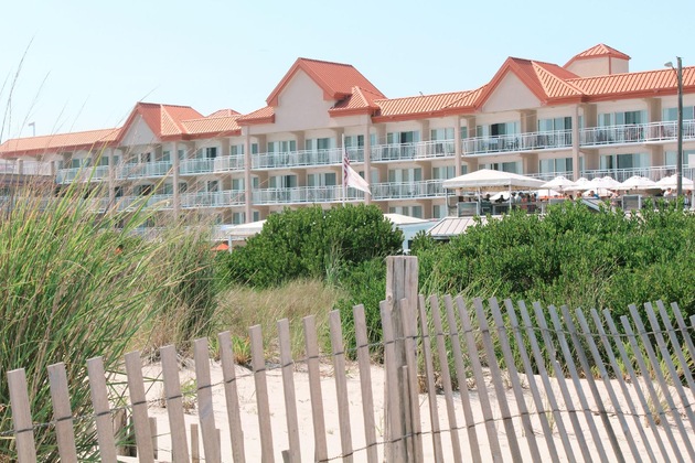 Gallery - Montreal Beach Resort