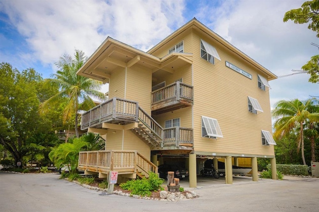 Gallery - Coconut Mallory Marina And Resort Condo