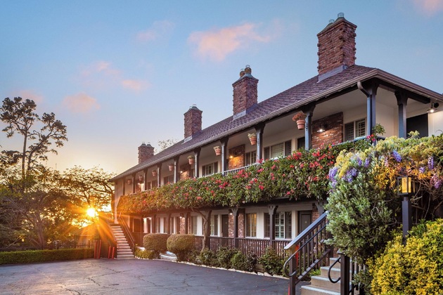 Gallery - Candle Light Inn