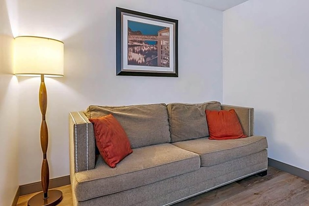 Gallery - Polynesian Hotel & Suites Wisconsin Dells Lake Delton