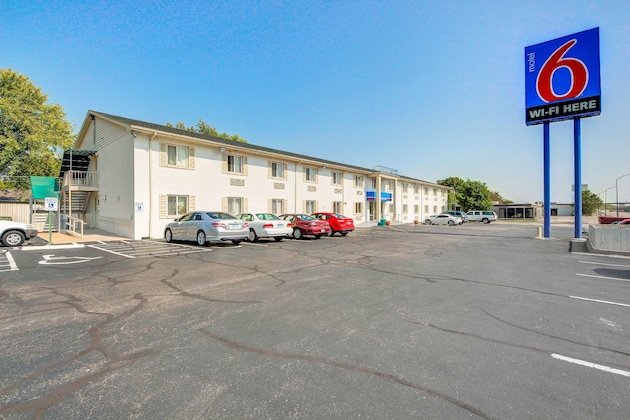 Gallery - Motel 6 Wichita East