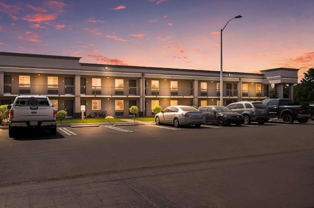 Gallery - Clarion Inn & Suites Russellville I-40