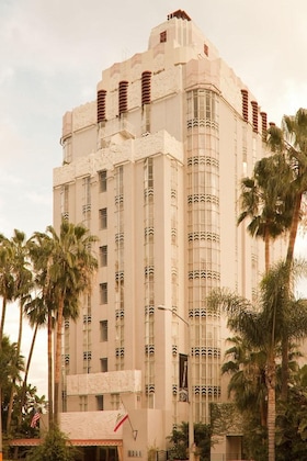 Gallery - Sunset Tower Hotel