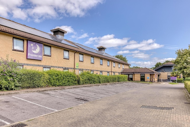 Gallery - Premier Inn Basingstoke West
