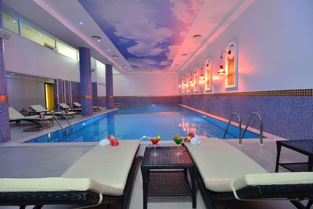 Gallery - Wellborn Luxury Hotel