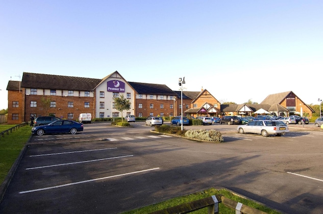 Gallery - Premier Inn Preston East
