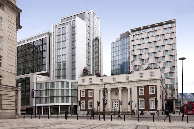 Gallery - Premier Inn London Waterloo