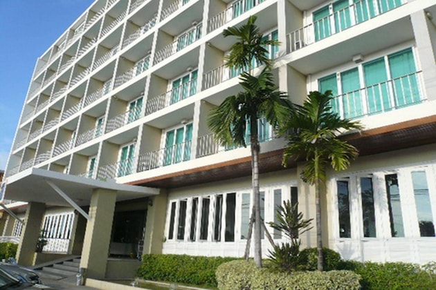 Gallery - B2 Premier Hotel & Resort