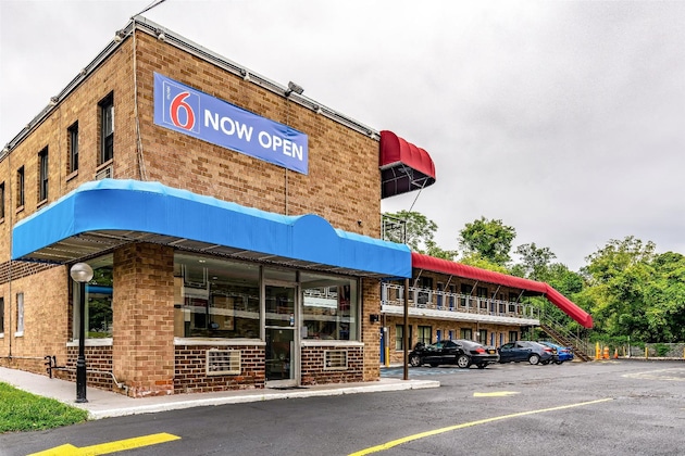 Gallery - Motel 6 Elmsford, Ny - White Plains
