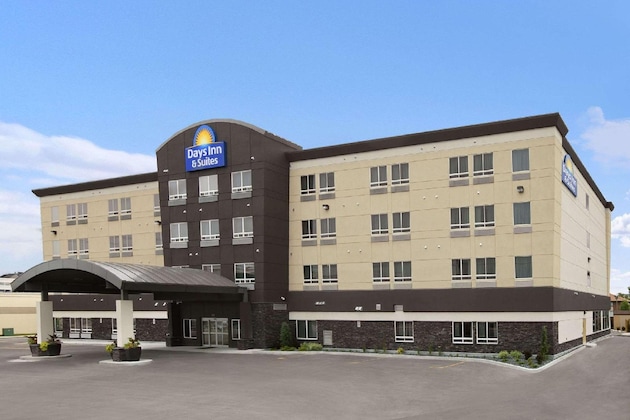 Gallery - Days Inn & Suites By Wyndham Winnipeg Airport Manitoba