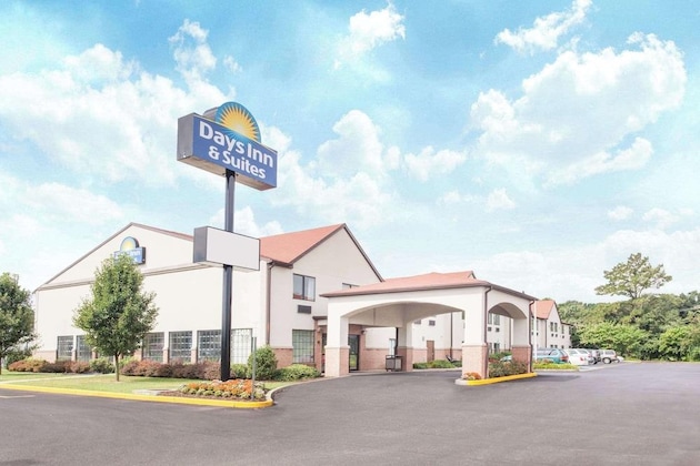 Gallery - Days Inn & Suites By Wyndham Seaford