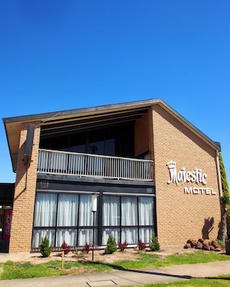Gallery - Majestic Motel