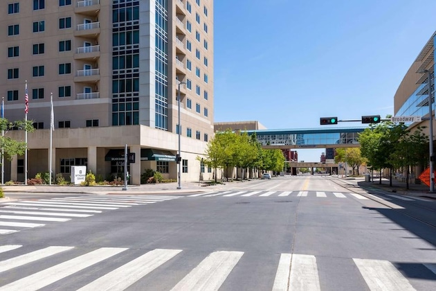 Gallery - Wyndham Grand Oklahoma City Downtown