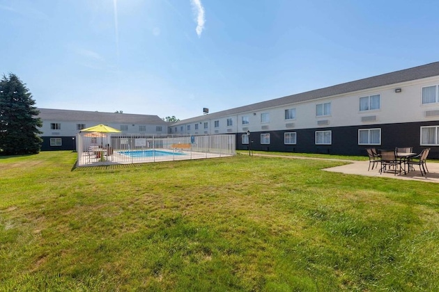 Gallery - Days Inn By Wyndham Sandusky   Cedar Point