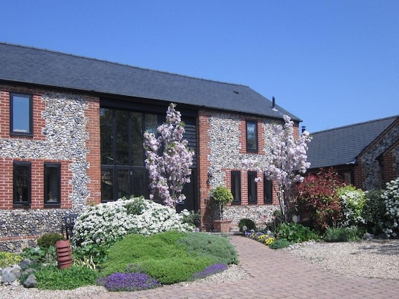 Gallery - Bloodstock Barn