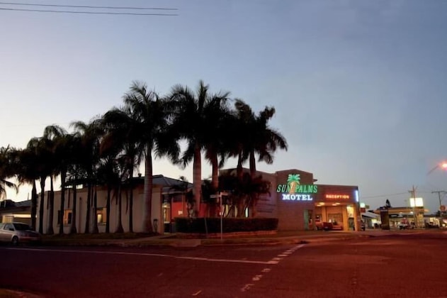 Gallery - Sun Palms Motel