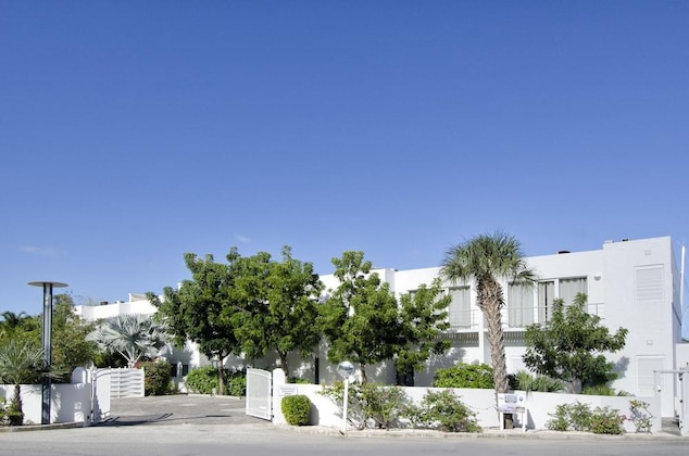 Gallery - Coral Beach Club Villas & Marina