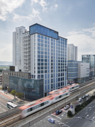 Gallery - Isquare Hotel