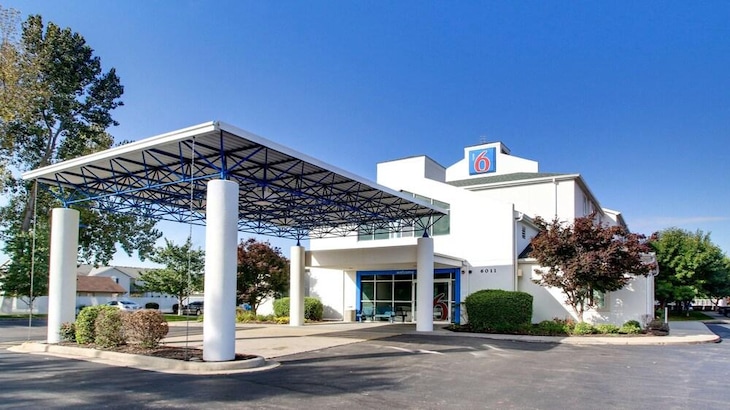 Gallery - Motel 6 Springfield
