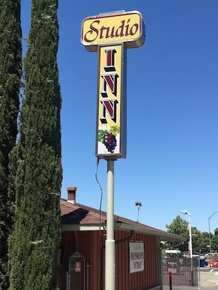 Gallery - Studio Inn Livermore
