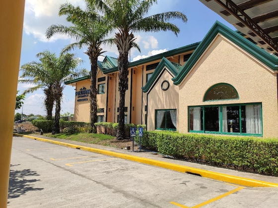 Gallery - Microtel By Wyndham Cabanatuan